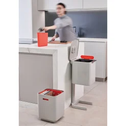 Die moderne Hausfrau Abfalltrennungs- und Recyclingbehälter Totem Max Stein