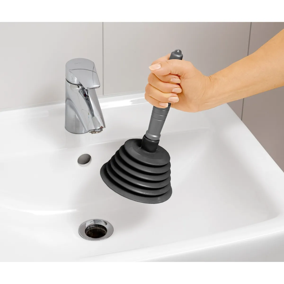 Die moderne Hausfrau Abflusspumpe