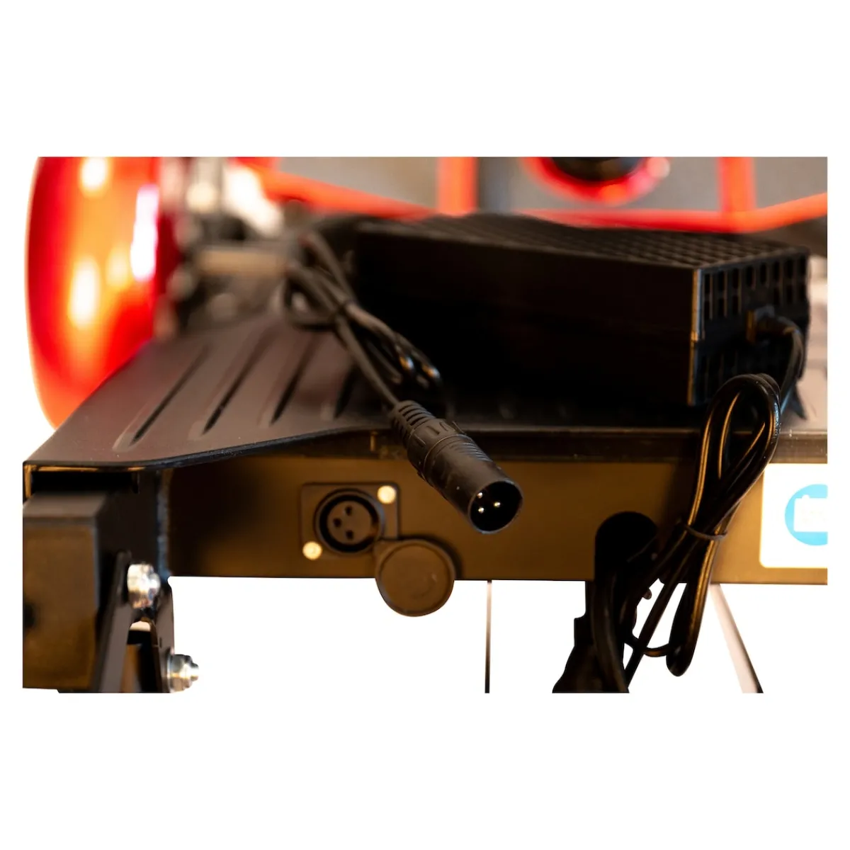 Die moderne Hausfrau Elektroroller AT52317 mit Tasche & Korb rot