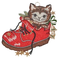 Die moderne Hausfrau Fensterbild-Stickerei aus Plauener Spitze Katze im Weihnachtsschuh