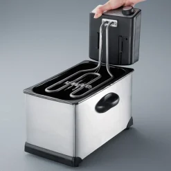 Die moderne Hausfrau Fritteuse