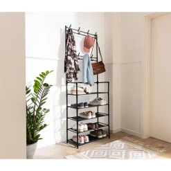 Die moderne Hausfrau ﻿Garderobe mit Schuhregal