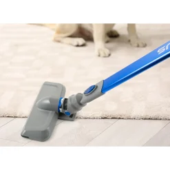 Die moderne Hausfrau Hand und Bodenstaubsauger