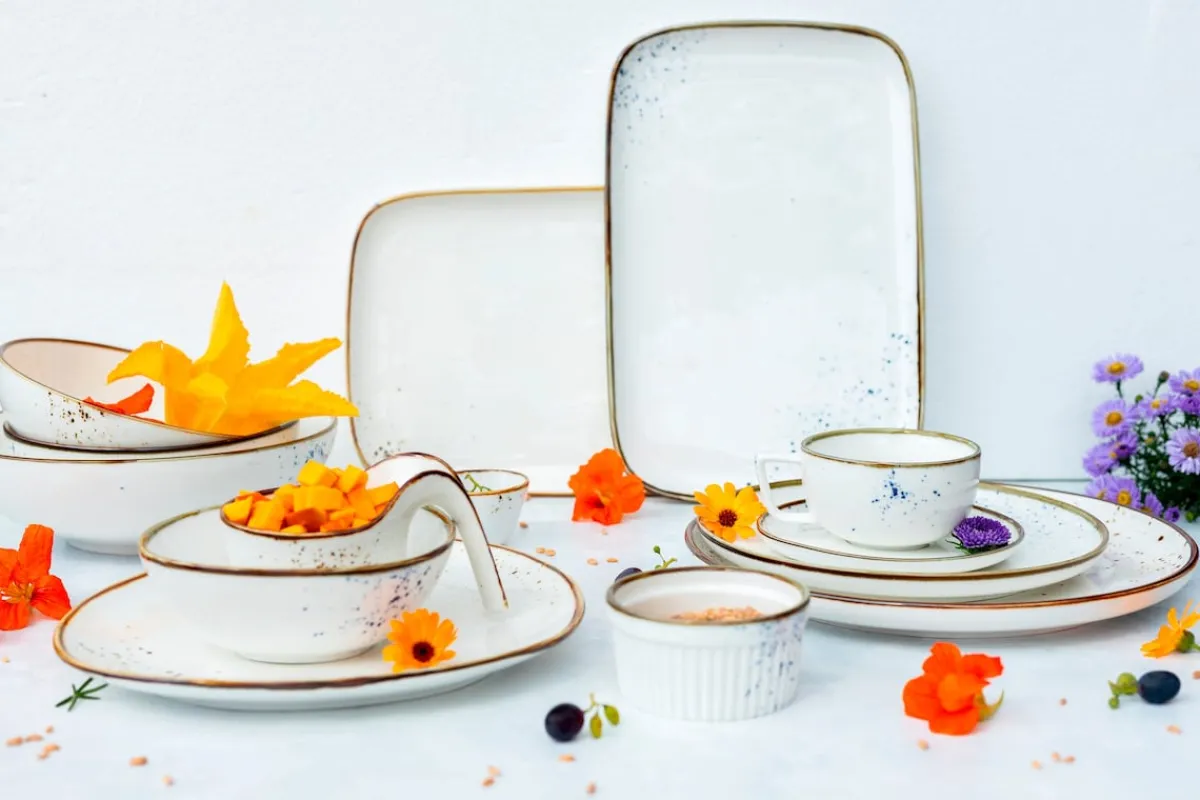 Die moderne Hausfrau Kaffeetassen-Set, Porzellan Pintar Beige / Blau