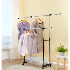 Die moderne Hausfrau Kleiderständer