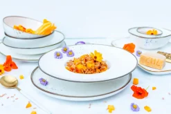 Die moderne Hausfrau Kombiservice, Porzellan Pintar Beige / Blau