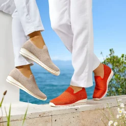 Damen Die moderne Hausfrau Slipper mit Keilabsatz „Federleicht“ koralle