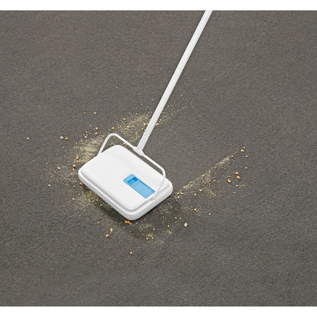 Die moderne Hausfrau Teppichkehrer "Deluxe"